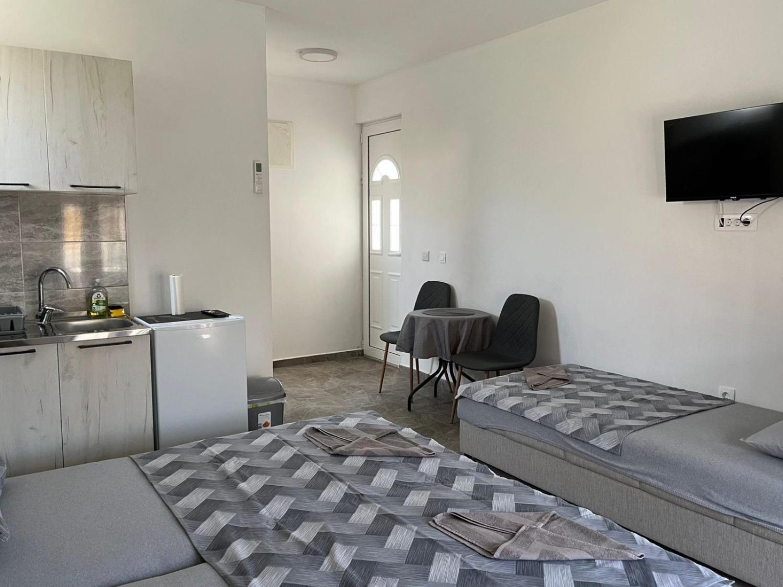 Apartmani Miljevci 苏托莫雷 外观 照片