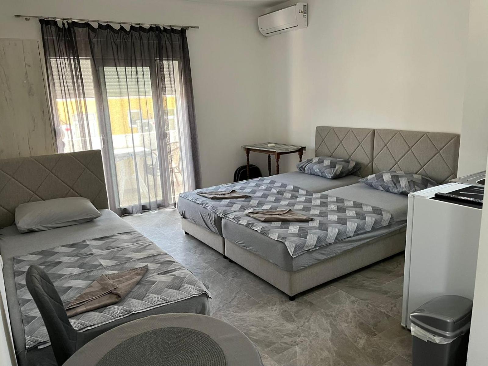 Apartmani Miljevci 苏托莫雷 外观 照片