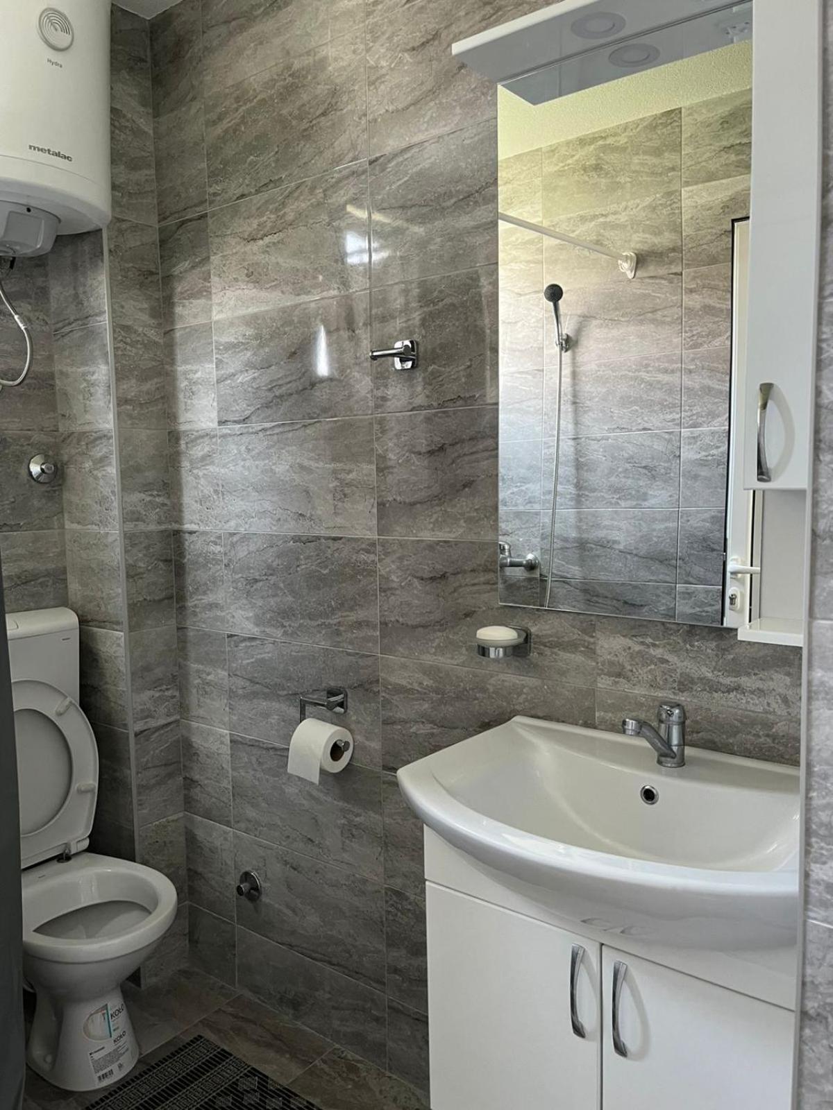 Apartmani Miljevci 苏托莫雷 外观 照片