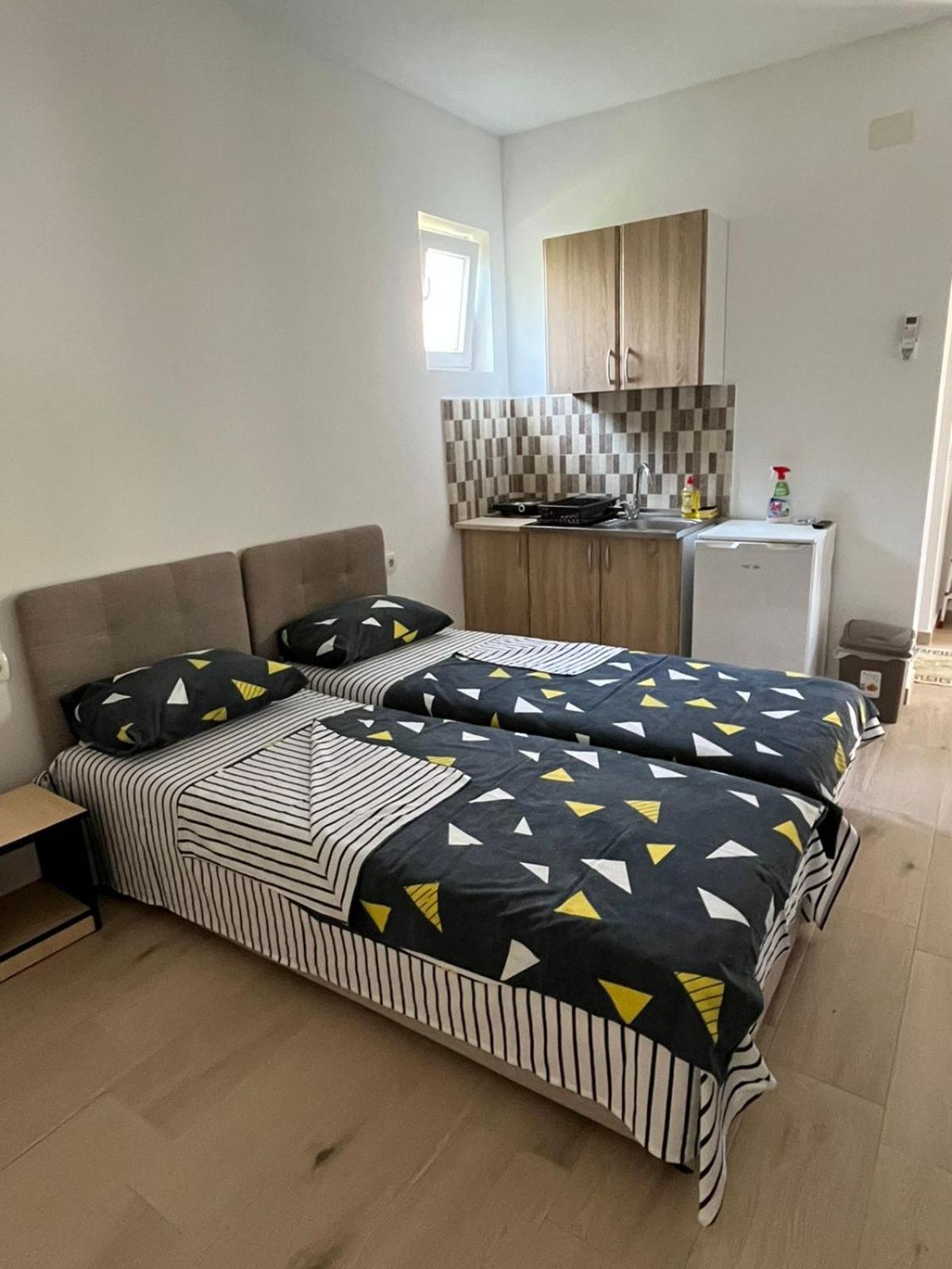 Apartmani Miljevci 苏托莫雷 外观 照片