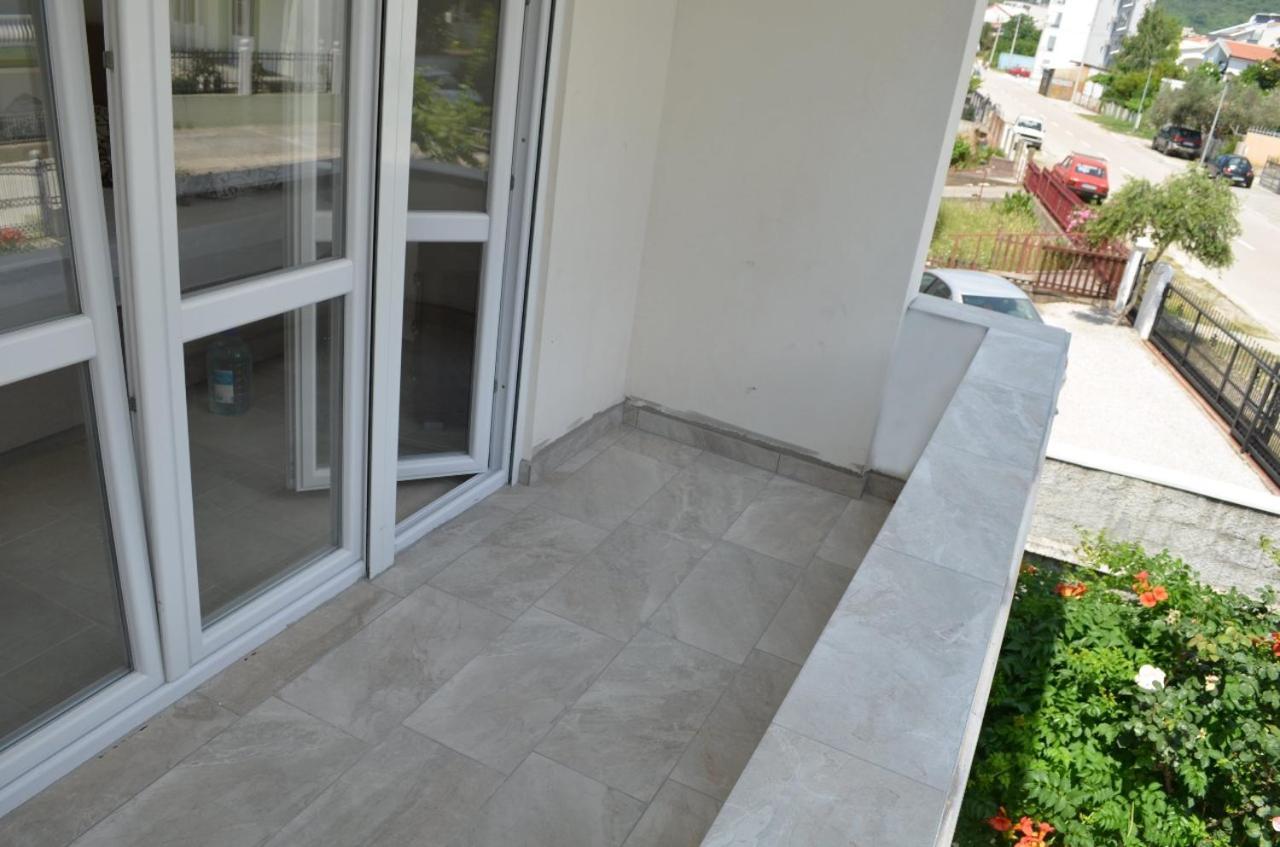 Apartmani Miljevci 苏托莫雷 外观 照片